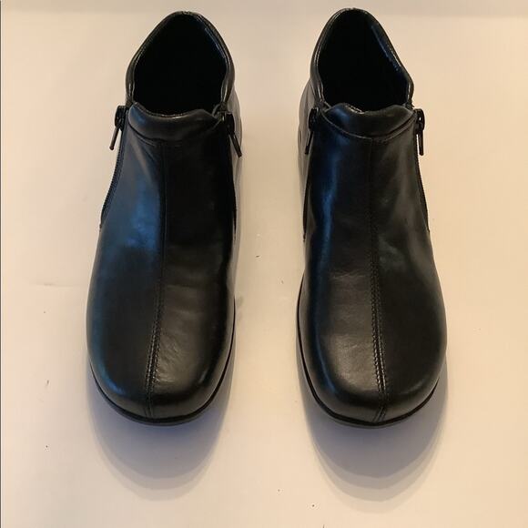 Walking Cradles Women’s Ankle Boot Size 7 NWOT - Picture 1 of 4